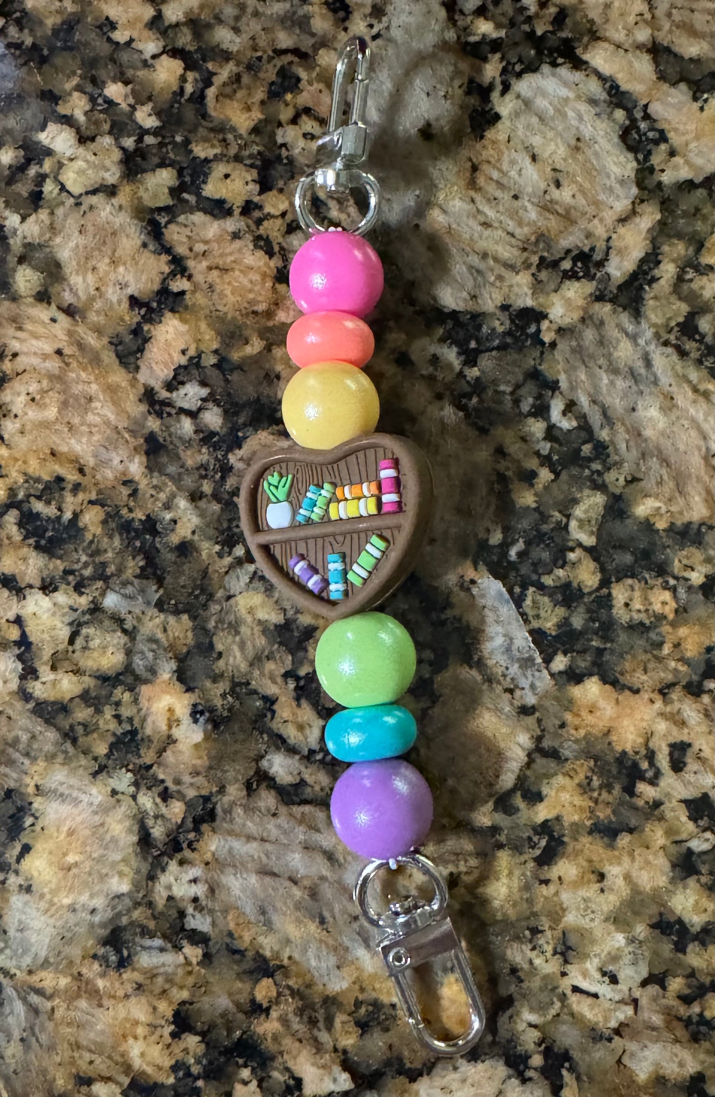 Heart Bookshelf Kindle Strap