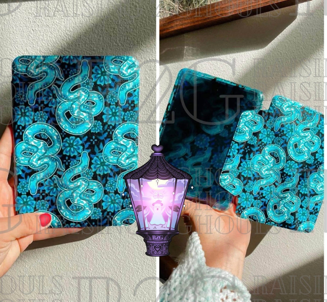 Magnetic Kindle Case